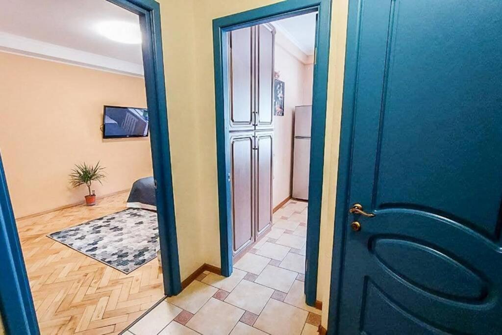 Cozy Flat Apartment Киев Екстериор снимка